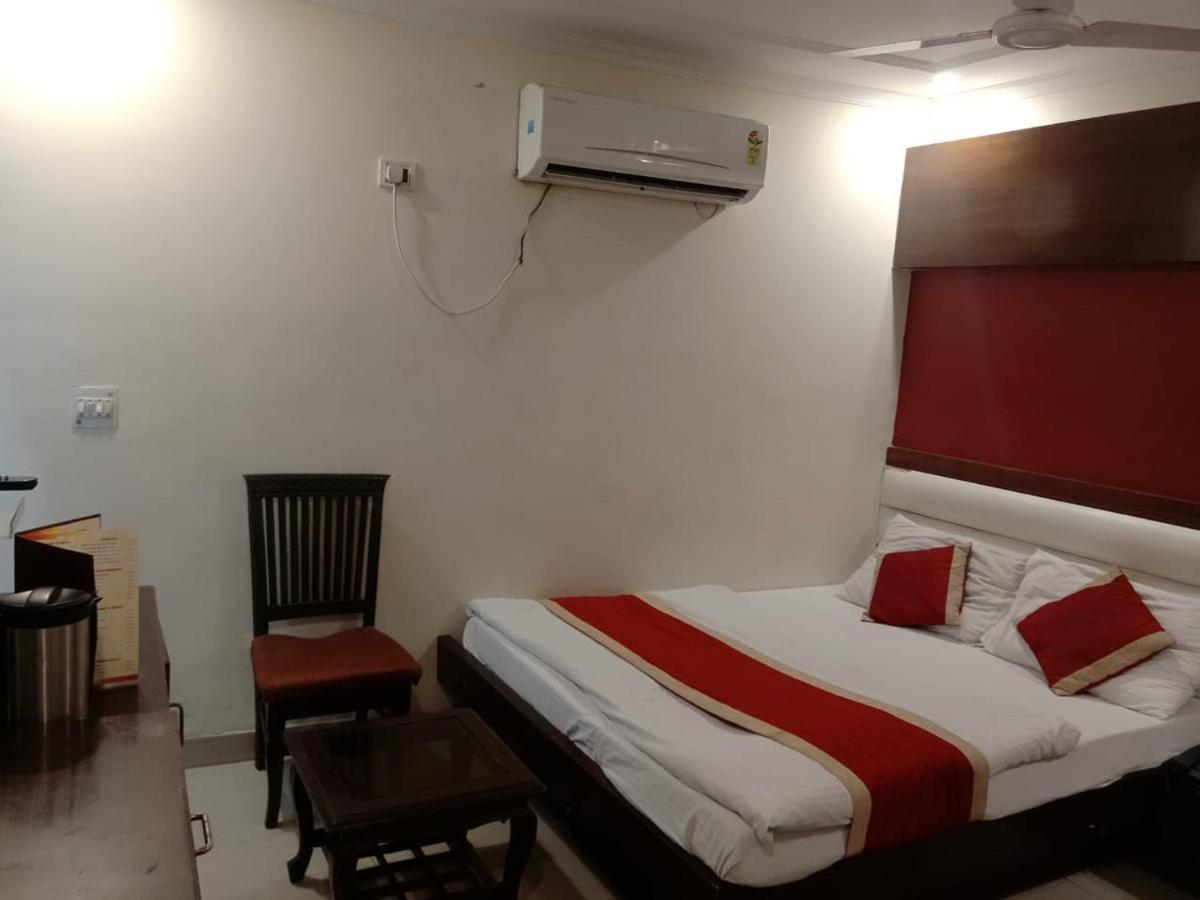Hotel Star Palace Új-Delhi Kültér fotó