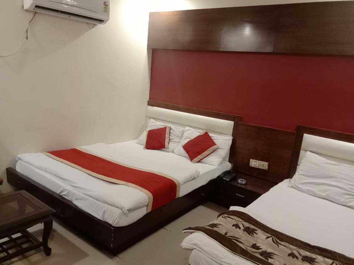 Hotel Star Palace Új-Delhi Kültér fotó